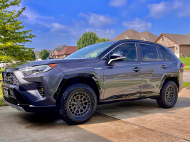 2021 Toyota RAV4 with 16x7 wheels