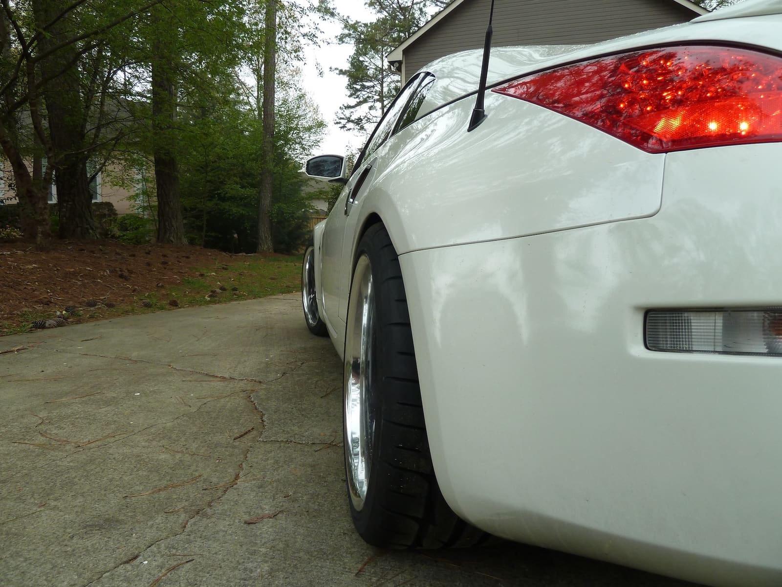 2008 Nissan 350Z with 19x9.5 Avant Garde M560 wheels
