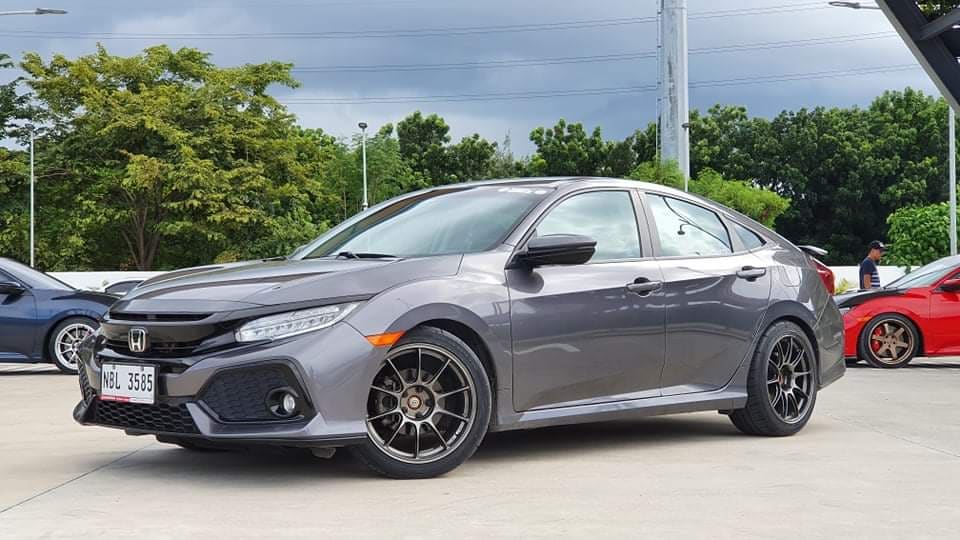 2021 Honda Civic with 18x9.5 wheels