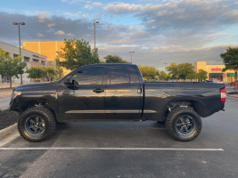 2021 Toyota Tundra with 18x9.5 wheels