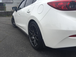 2013 Mazda Mazda3 with 18x7.5 wheels