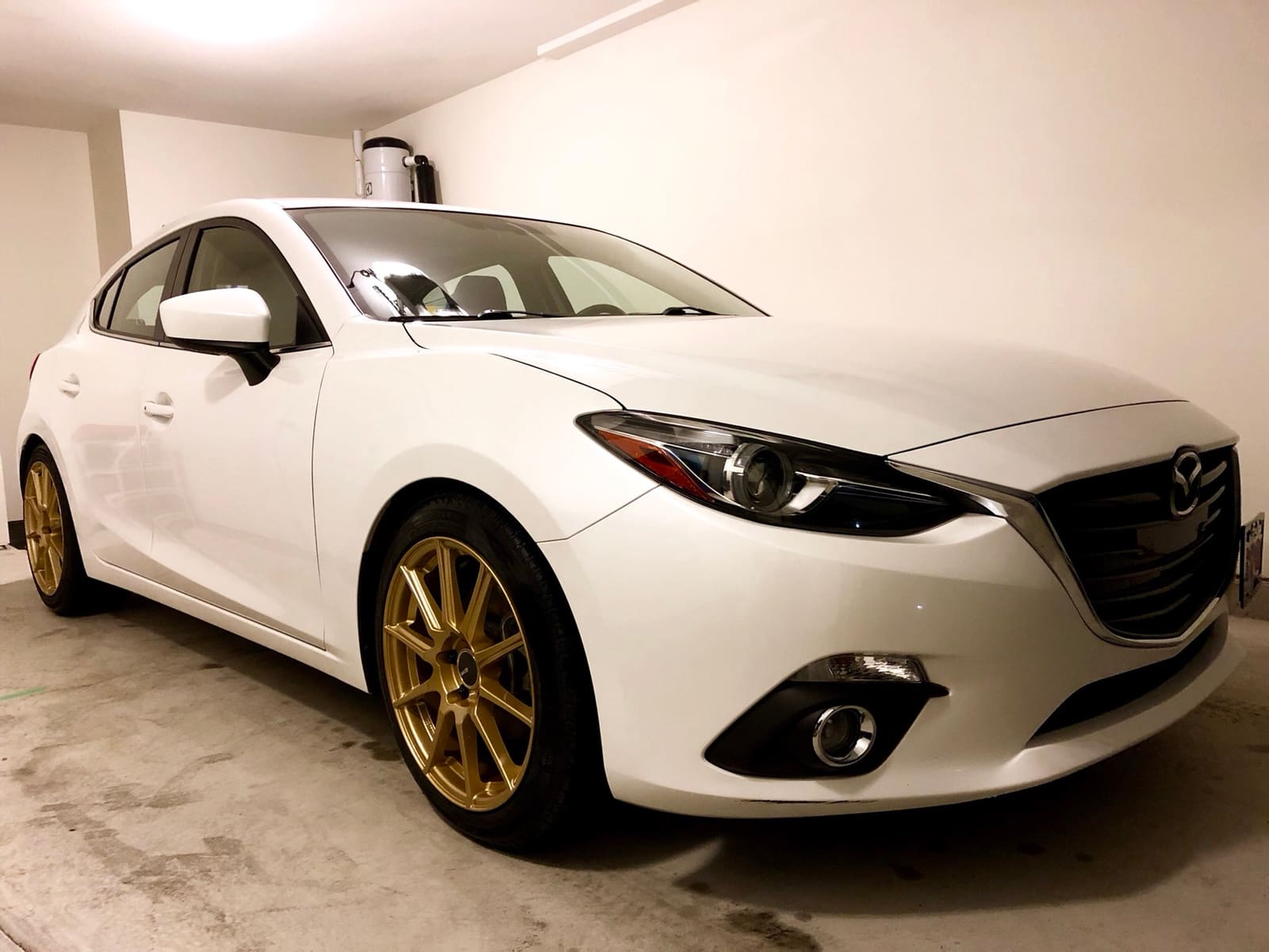2015 Mazda Mazda3 with 18x8.5 wheels