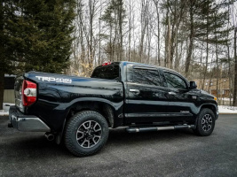 2015 Toyota Tundra with 18x8 wheels