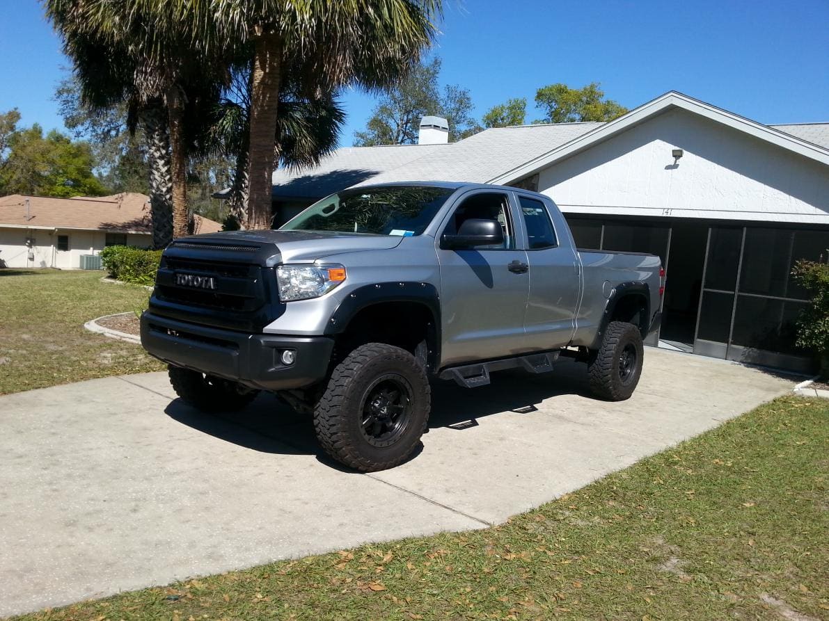 2014 Toyota Tundra with 18x9 wheels