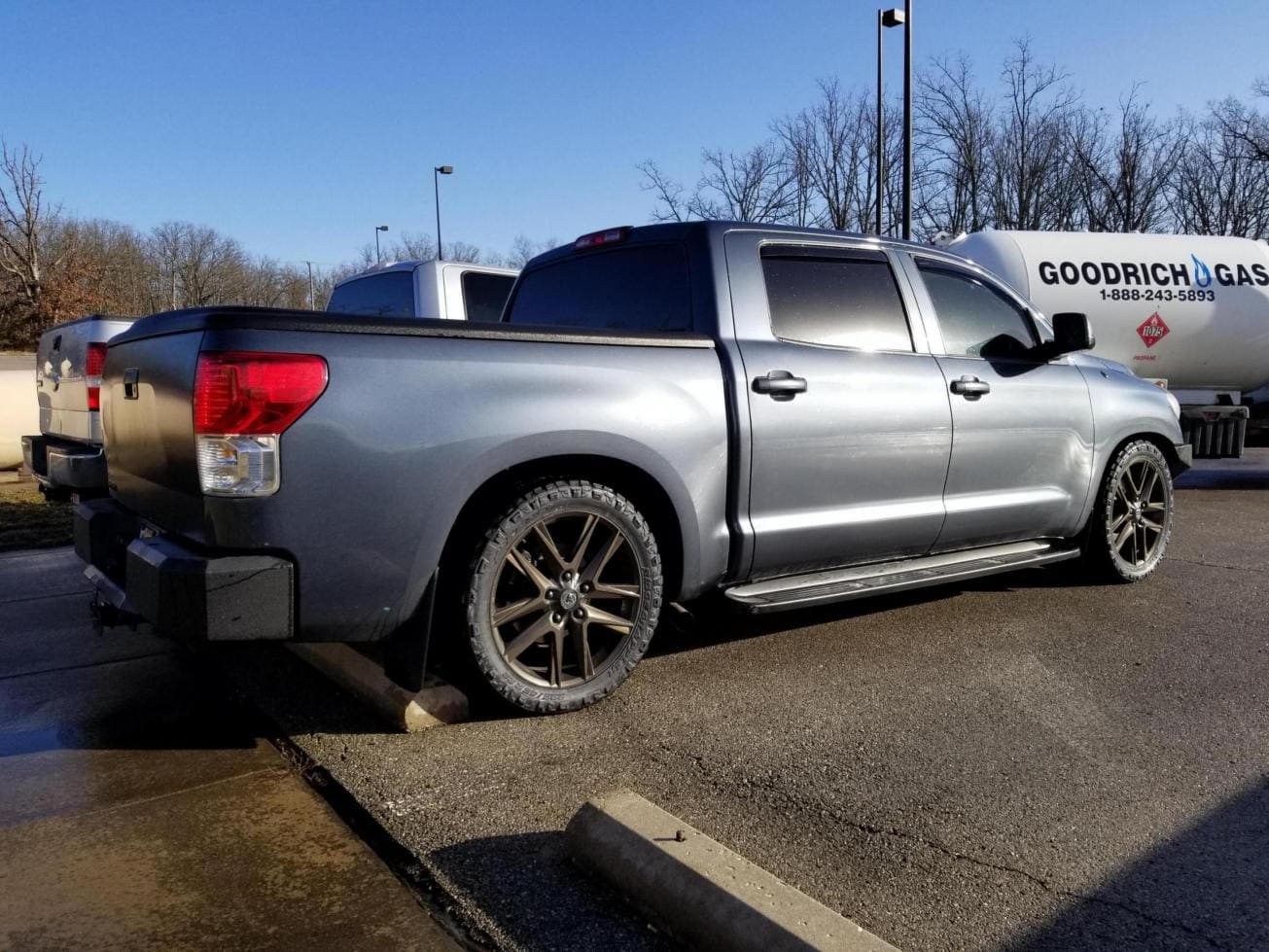 2010 Toyota Tundra with Lexus LX470 wheels