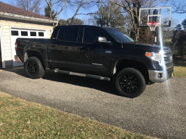 2016 Toyota Tundra with 20x9 wheels