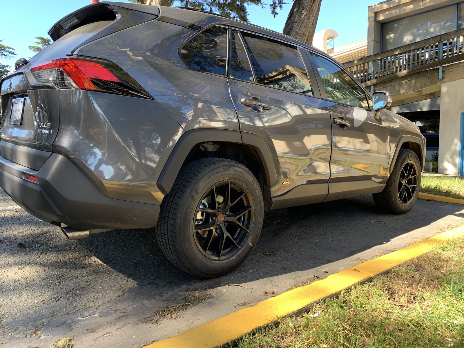 2020 Toyota RAV4 with 18x8.5 RF2 wheels