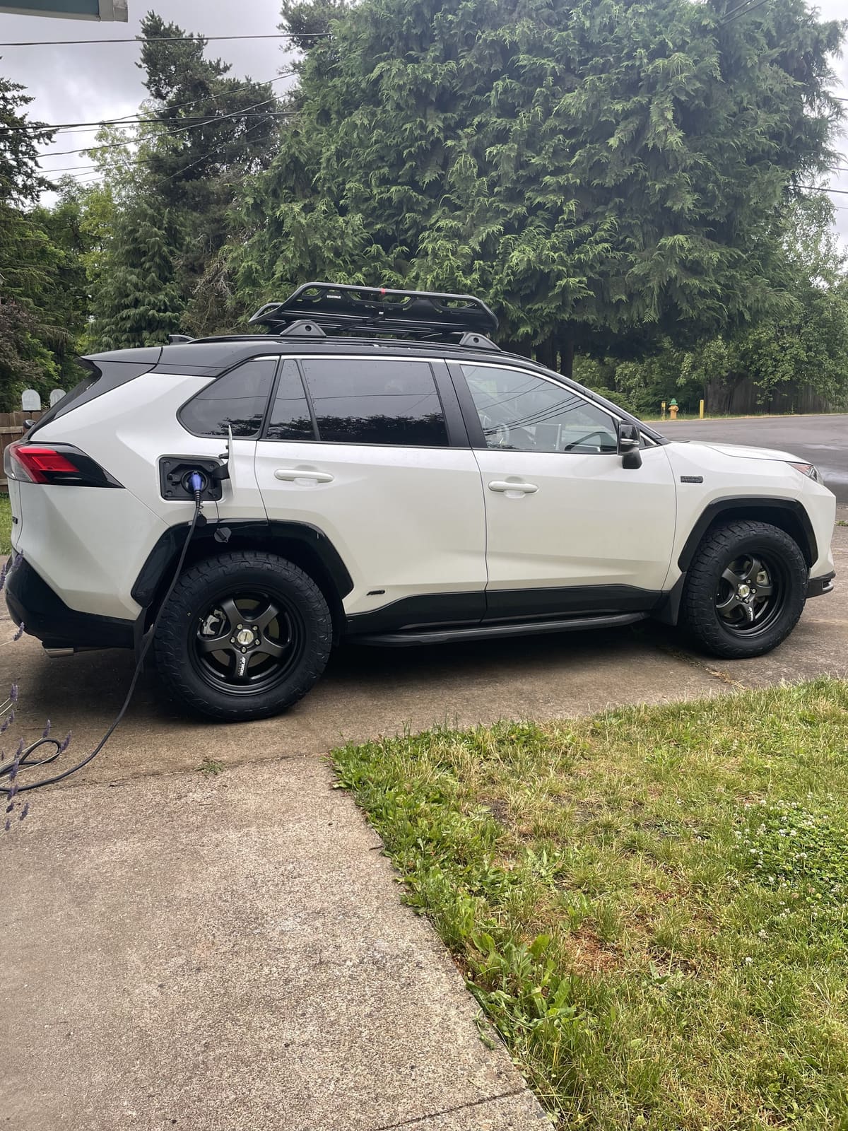 2020 Toyota RAV4 Hybrid with 18x8 wheels