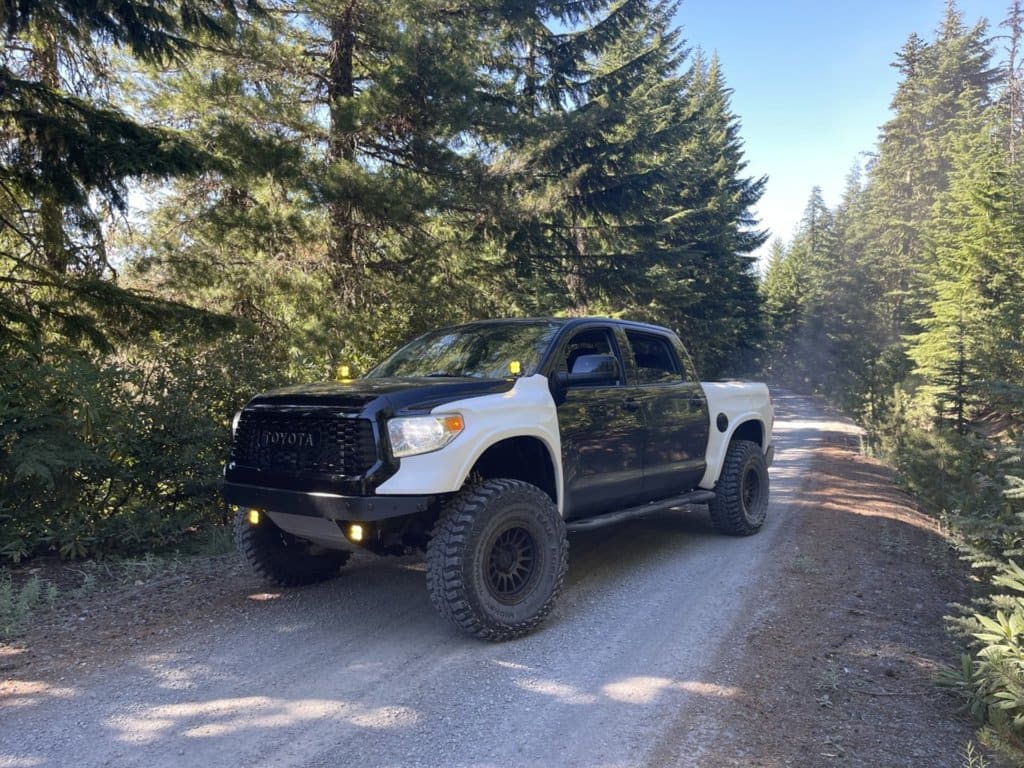 2017 Toyota Tundra with 17x8.5 RR7-H wheels