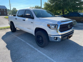 2021 Toyota Tundra with 18x9 wheels