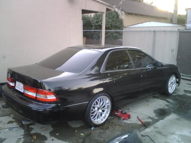 1999 Lexus ES 300 with 18x8 HP EVO wheels