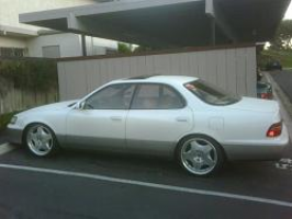 1999 Lexus LS 400 with 18x8 wheels