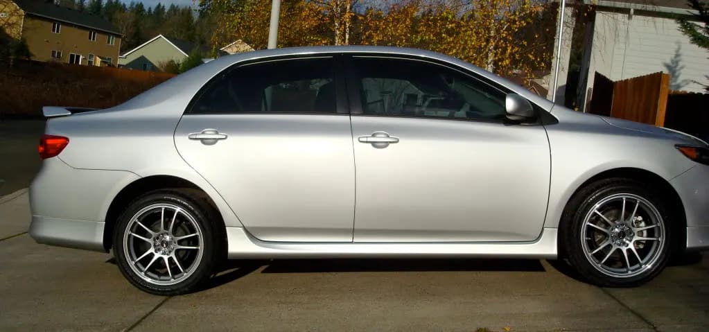 2009 Toyota Corolla with 17x7.5 043 wheels