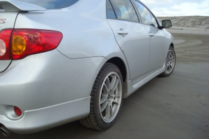 2009 Toyota Corolla with 17x7.5 043 wheels