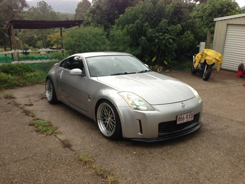 2003 Nissan 350Z with 19x9.5 Varrstoen 1.1.2 wheels