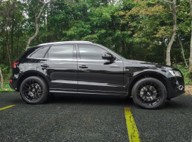 2015 Audi SQ5 with 20x9 wheels