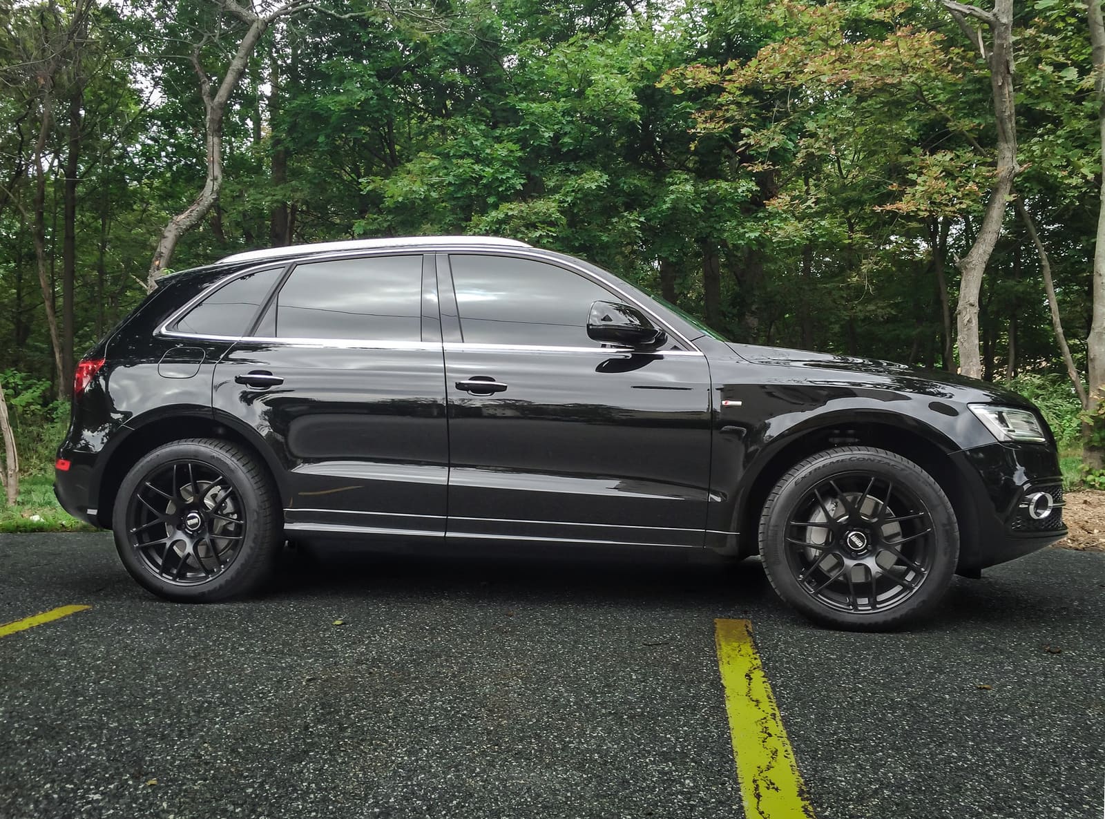 2015 Audi SQ5 with 20x9 wheels