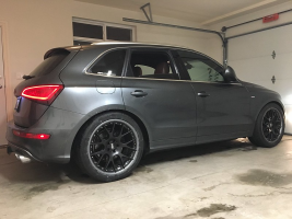 2015 Audi SQ5 with 21x9 wheels