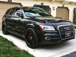 2017 Audi SQ5 with 20x10 Monaco wheels