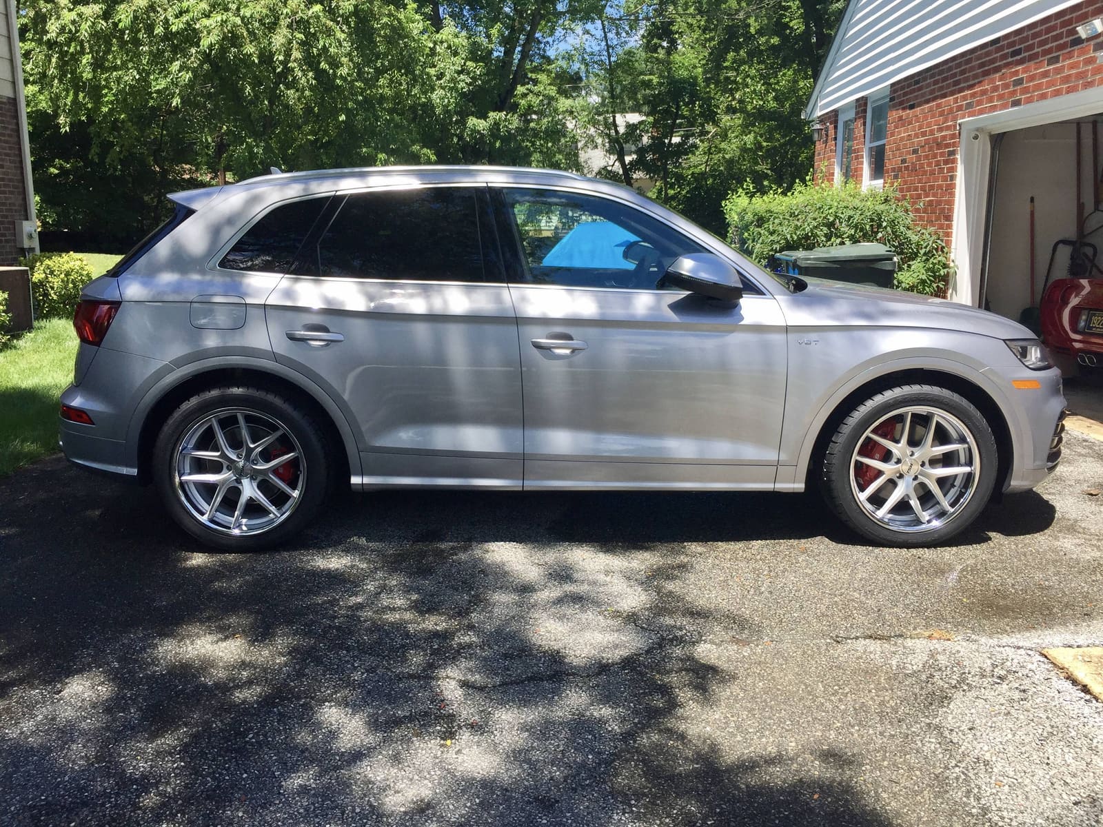 2017 Audi SQ5 with 20x9 wheels