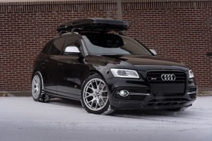 2014 Audi SQ5 with 20x10.5 wheels