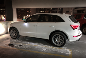 2016 Audi SQ5 with 20x9 wheels