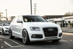 2017 Audi SQ5 with 21x10.5 wheels
