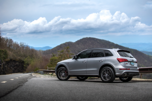2016 Audi SQ5 with 20x9.5 wheels