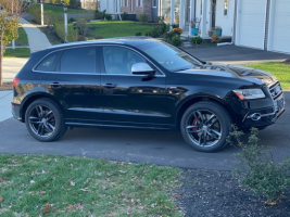 2016 Audi SQ5 with 20x9 Hartmann HRS6-091-MA wheels