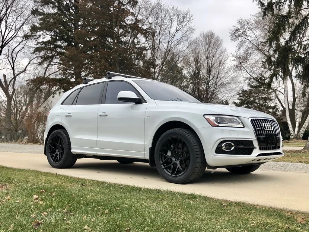 2018 Audi SQ5 with 19x9.5 wheels