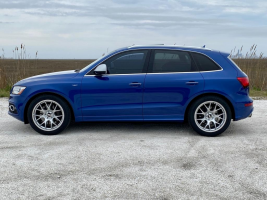 2015 Audi SQ5 with 20x10.5 wheels