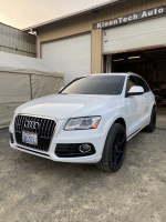 2014 Audi Q5 with 20x10 wheels
