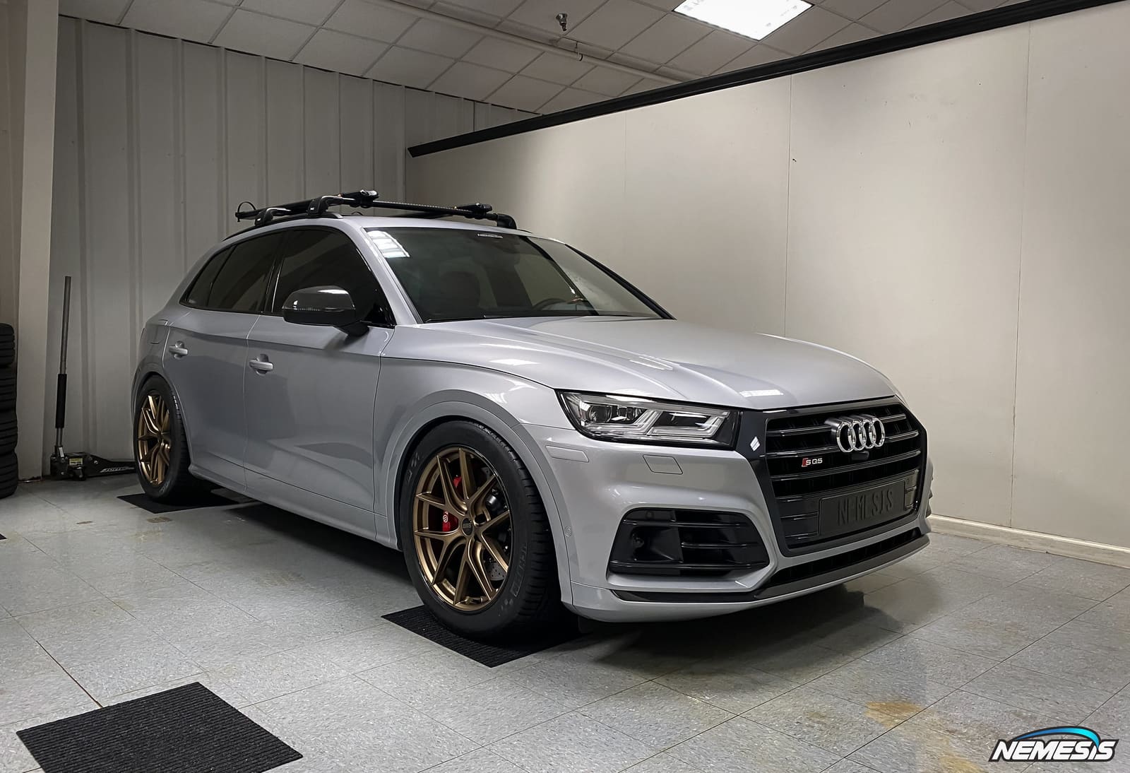 2018 Audi SQ5 with 20x9 wheels