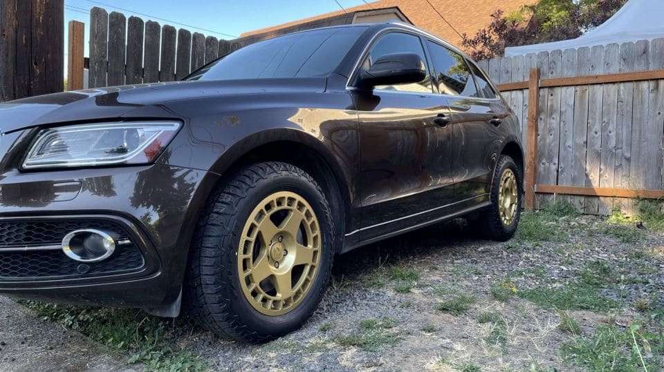 2016 Audi SQ5 with 18x8.5 wheels