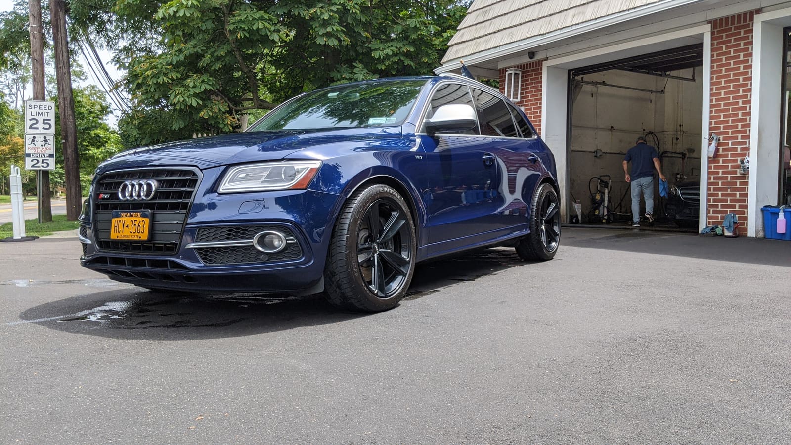 2014 Audi SQ5 with 20x9 B9 RS5 wheels