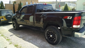 2007 Chevrolet Silverado 1500 with 17x9 wheels