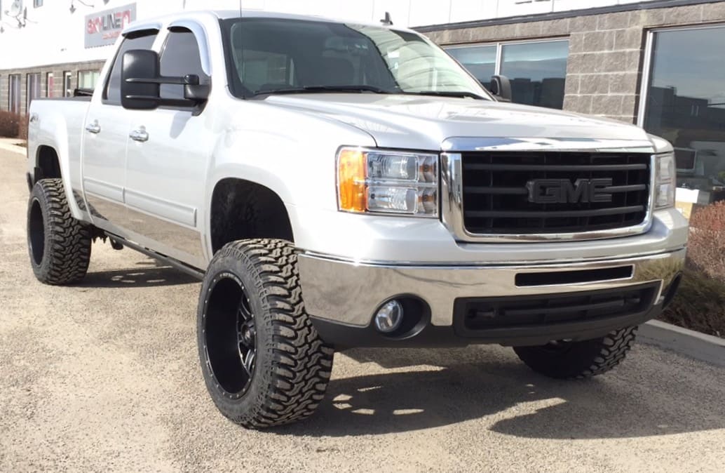 2013 Chevrolet Silverado 1500 with 20x12 wheels