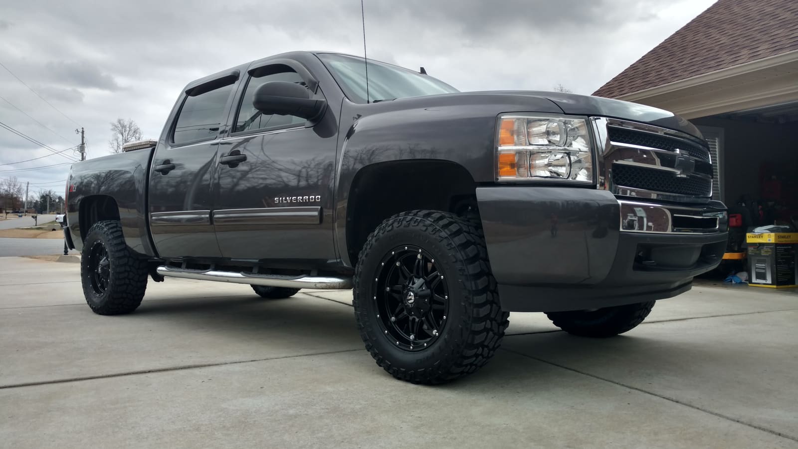 2010 Chevrolet Silverado 1500 with 18x9 wheels
