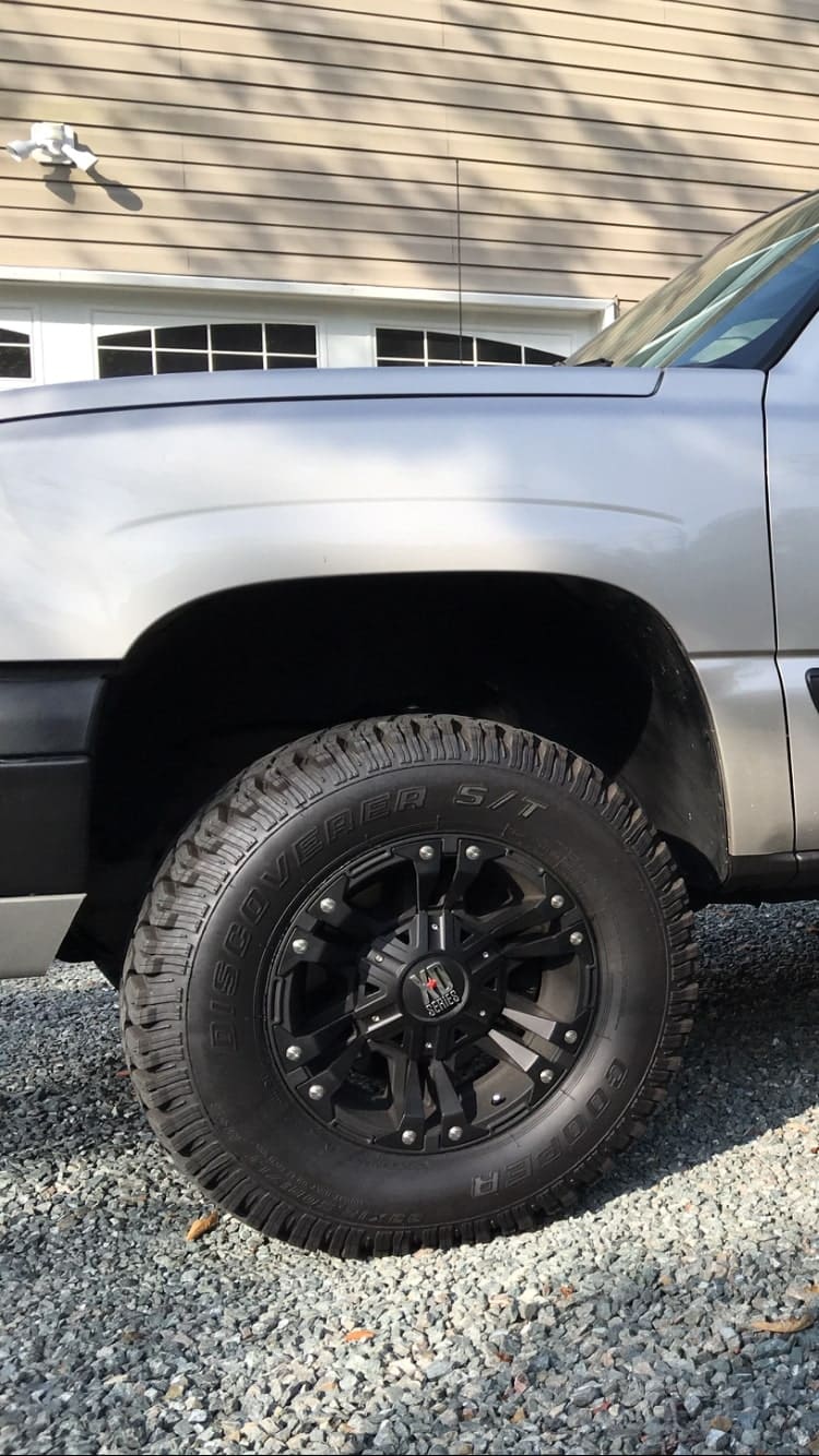 2005 Chevrolet Silverado 1500 with 17x9 wheels