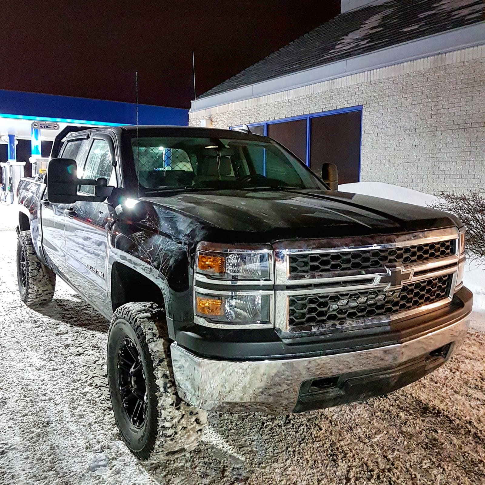 2015 Chevrolet Silverado 1500 with 18x9 wheels