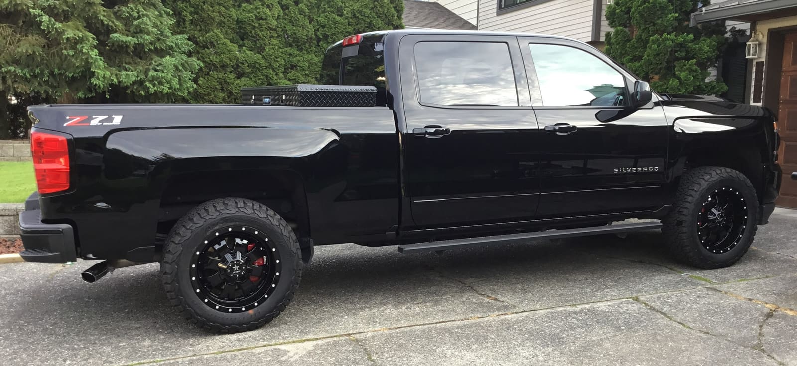 2017 Chevrolet Silverado 1500 with 20x9 wheels