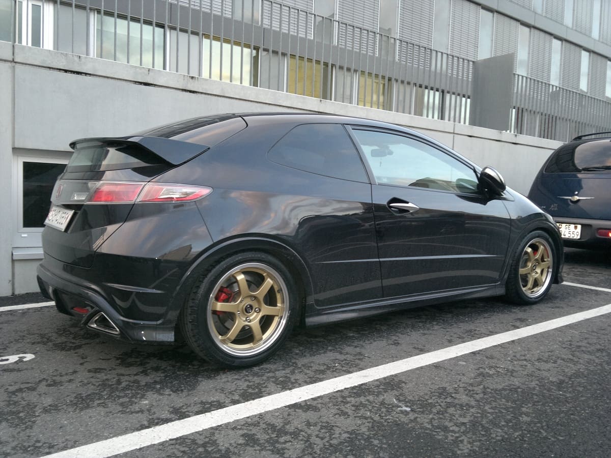 2008 Honda Civic with 18x8.5 rota grid wheels