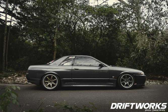 1992 Nissan R31-R34 Skyline 2dr with 17x8 wheels