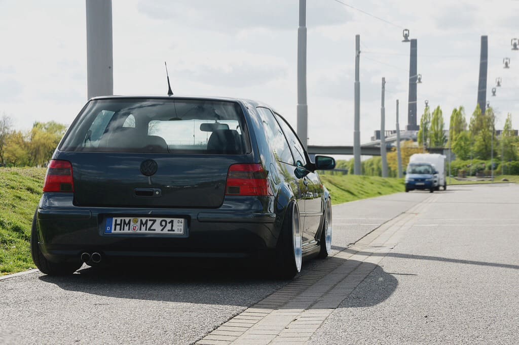2002 Volkswagen Golf with 18x8.5 dare rs wheels