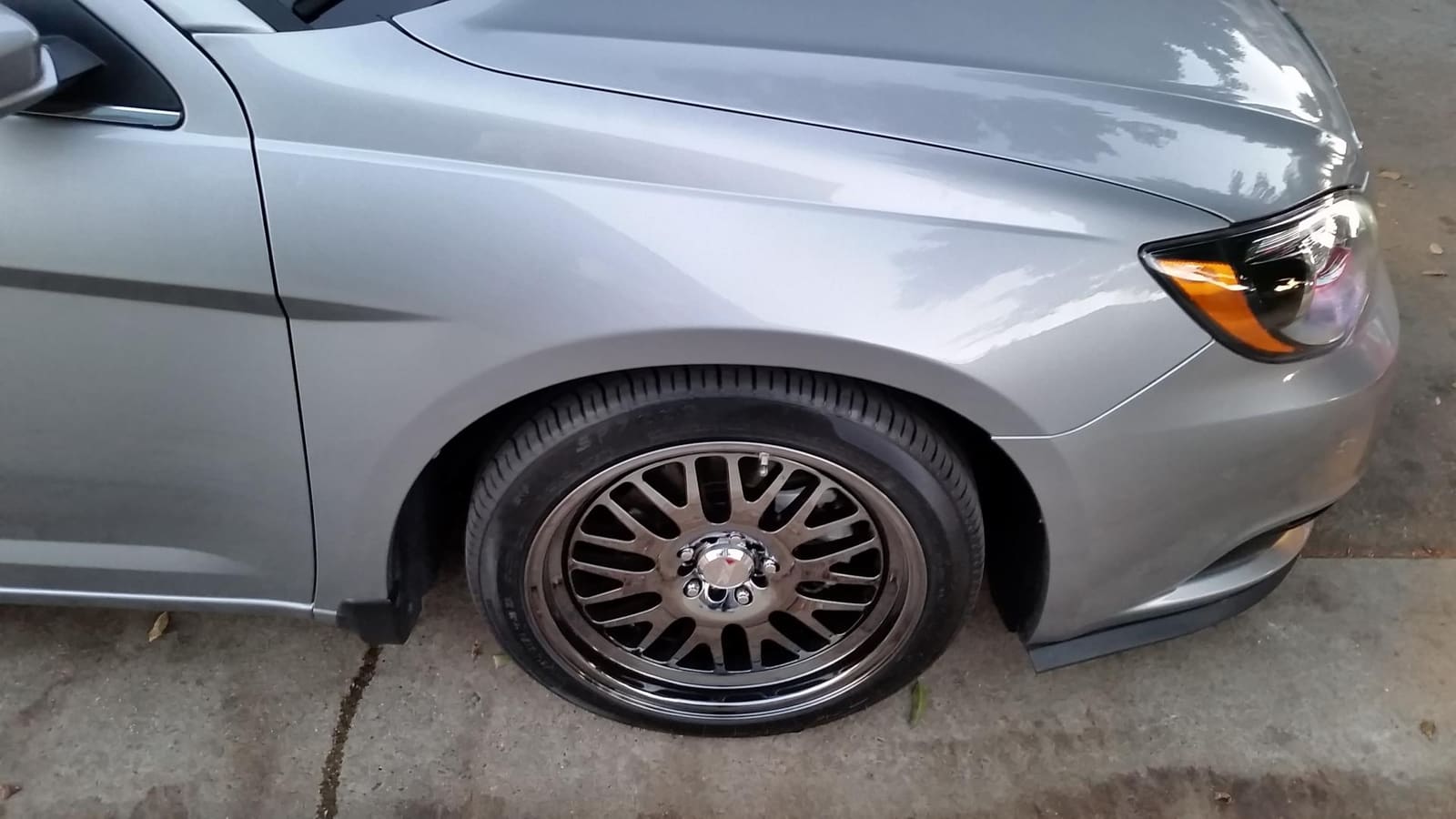 2013 Chrysler 200 with 18x8.5 XXR 531 wheels