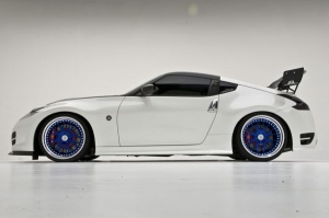 2009 Nissan 370Z with 20x10 Strasse Forged SM8 wheels
