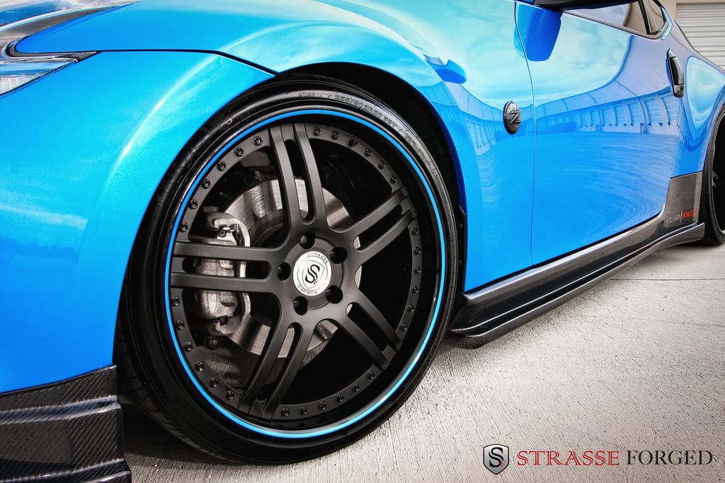 2009 Nissan 370Z with 20x9 Strasse Forged Sp5 wheels