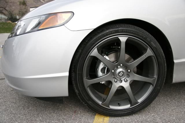 2007 Honda Civic with Motegi MR7 wheels