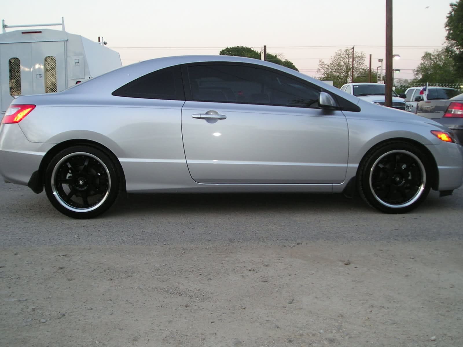 2007 Honda Civic with 18x7.5 Motegi FF7 wheels