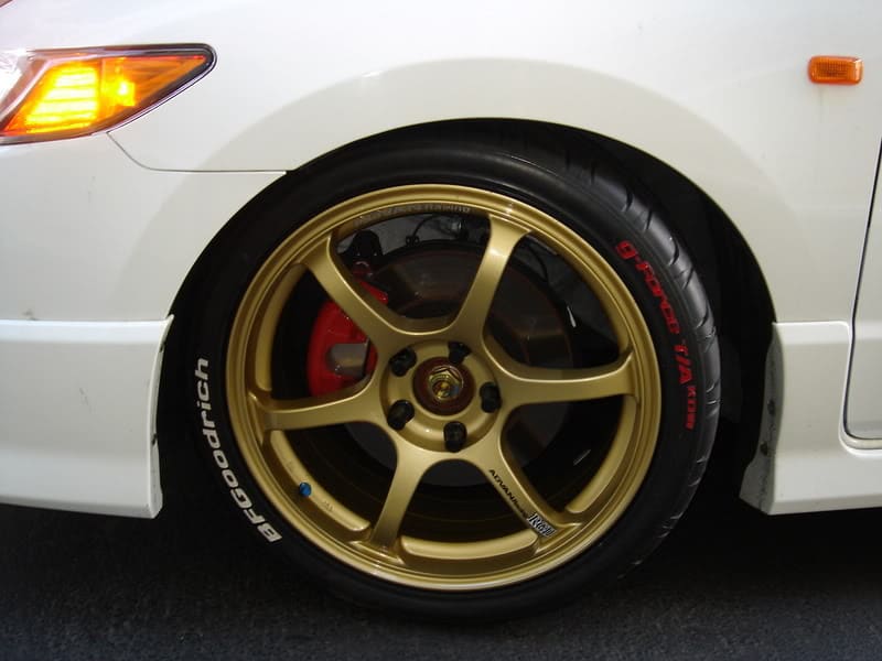 2006 Honda Civic with 18x7.5 Advan Racing RGII wheels